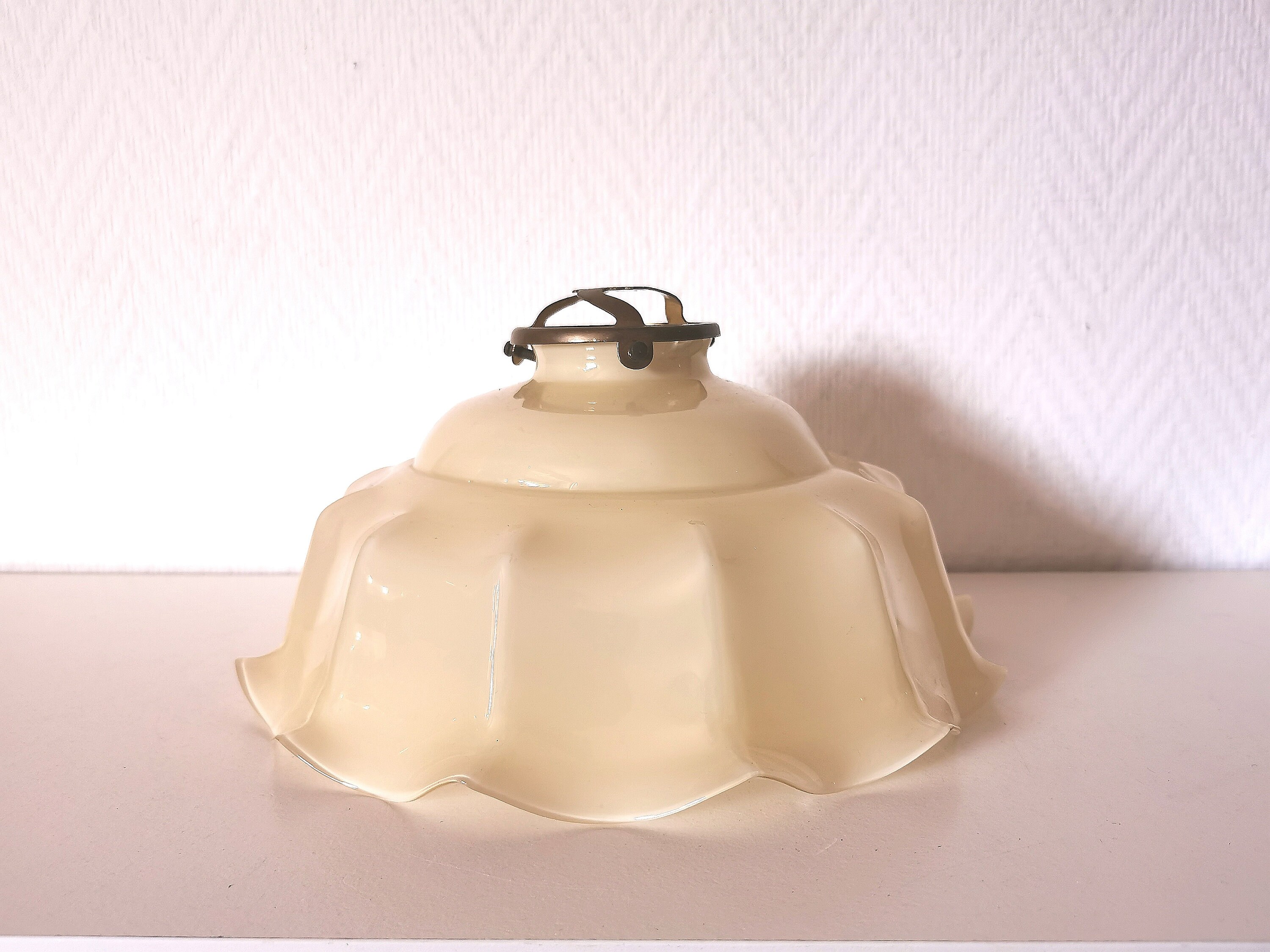 Suspension/Abat Jour /Luminaire/ en Opaline/Verre/ Beige /Froufrou /Des Années 40/Français Vintage