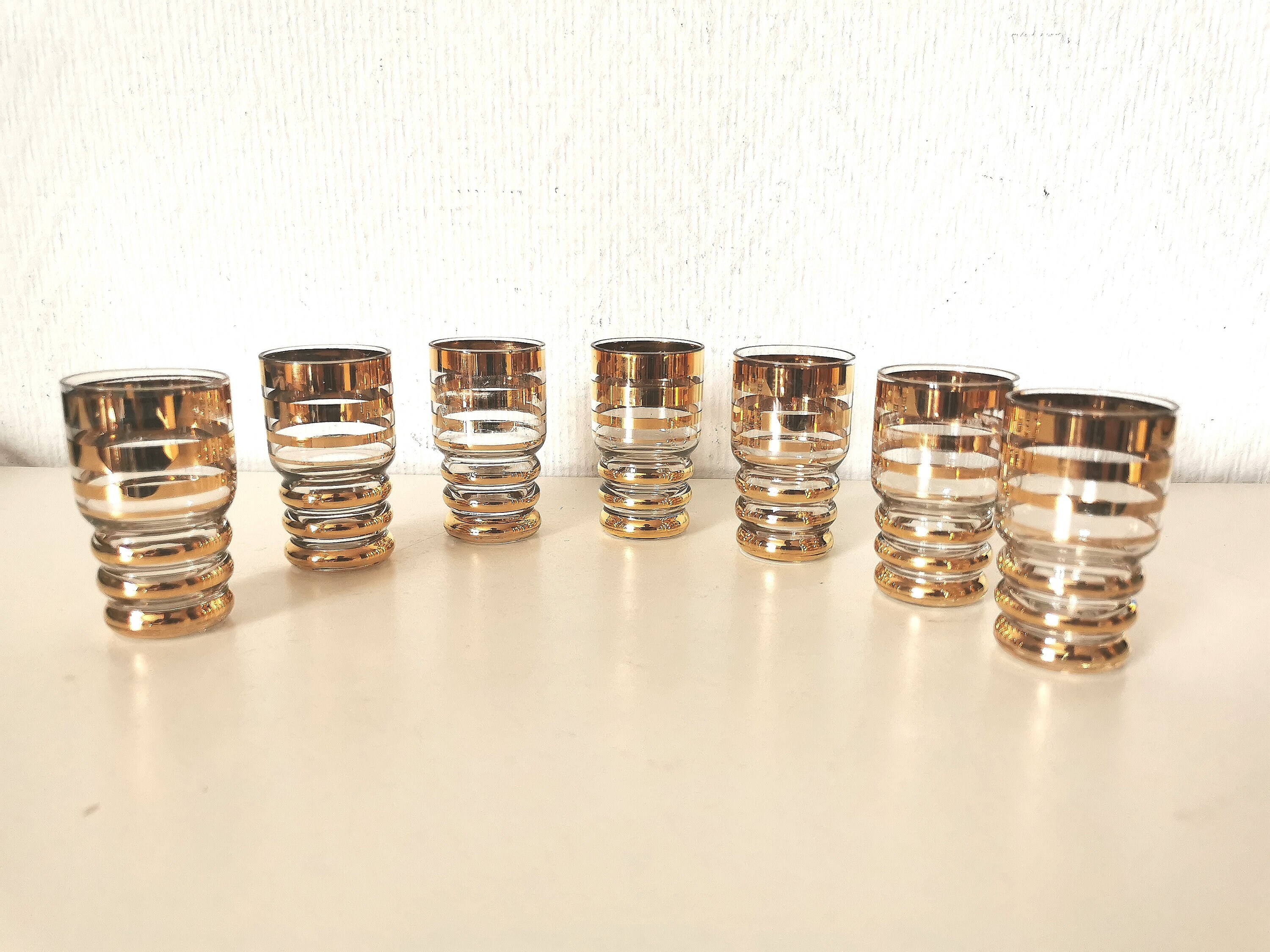 Ensemble de 6 Verres à Vin Cuits/Art Déco Motif Rayure/ Doré et Transparent France Vintage
