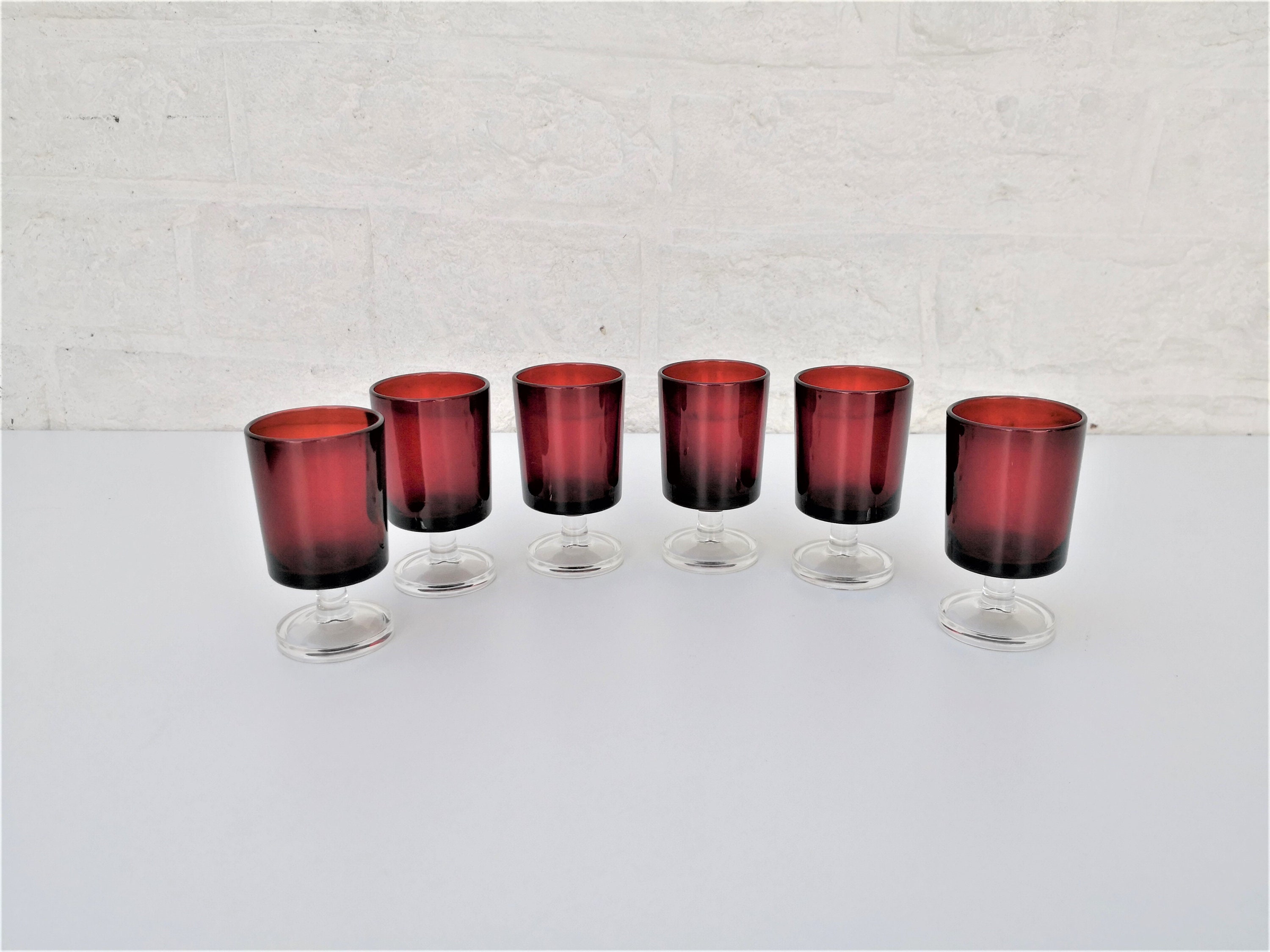 Ensemble de 6 Verres Digestif ou Porto Années 70 en Verre Rouge Luminarc