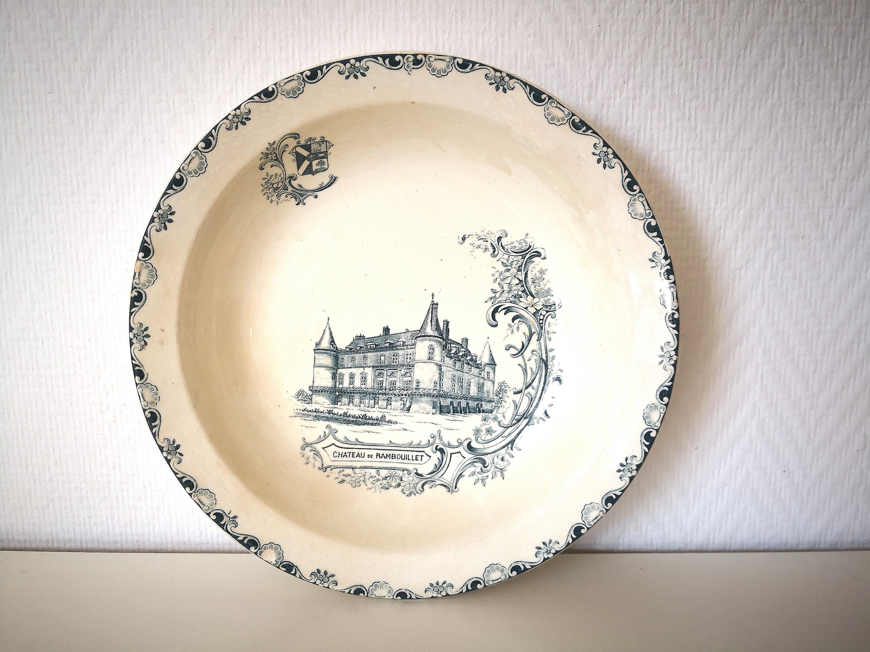 Français Antique /Plat de Service/ Creux/Terre Fer/ Clairefontaine Beige et Vert Collection Châteaux
