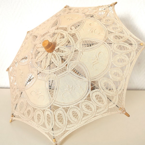 ombrelle/parapluie / enfant /poupée / bambou et dentelle en coton /collection/français vintage