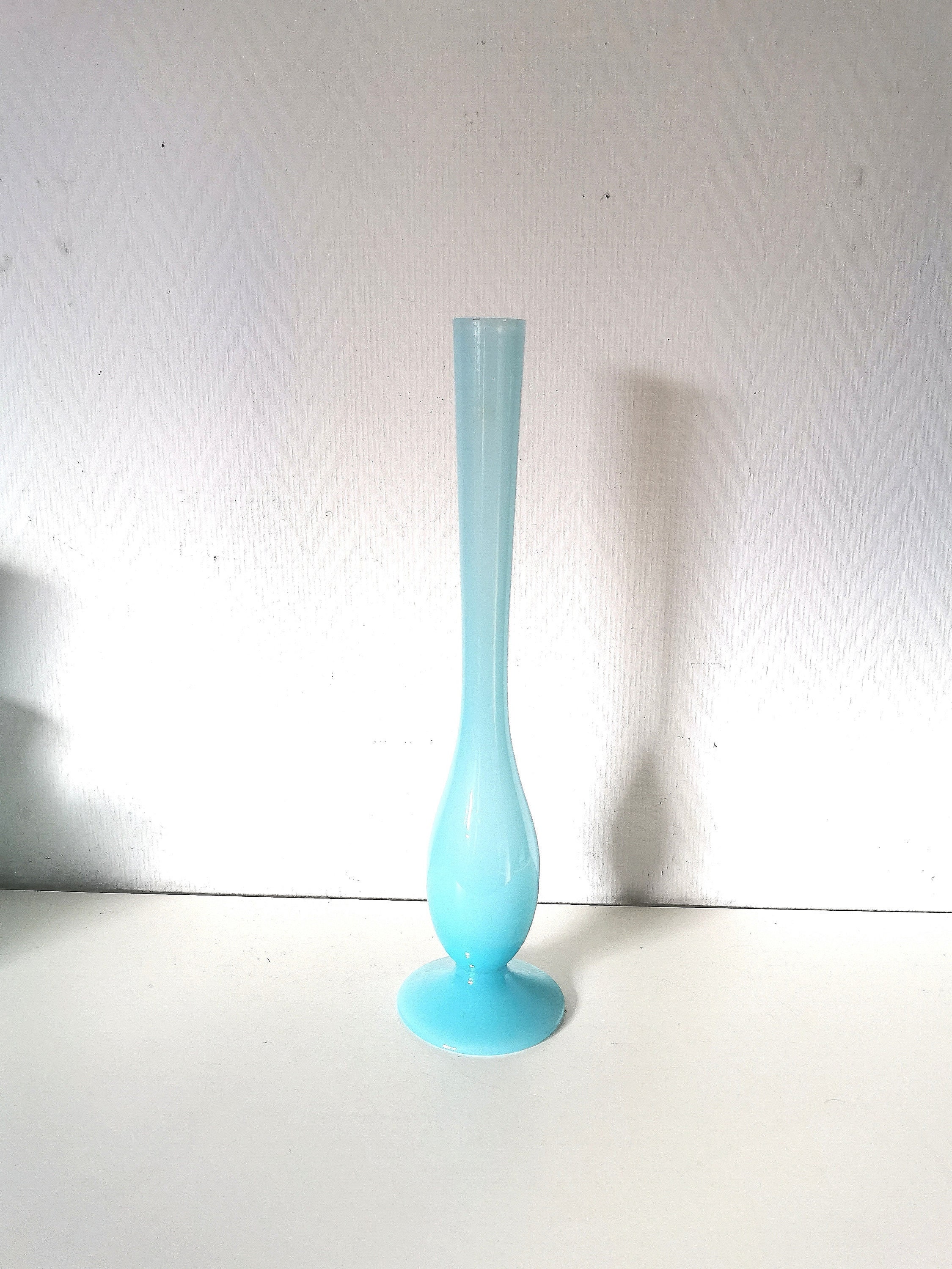 Vase/Art Floral/ Soliflore/En Opaline /Bleu /Années 60/ Français Vintage