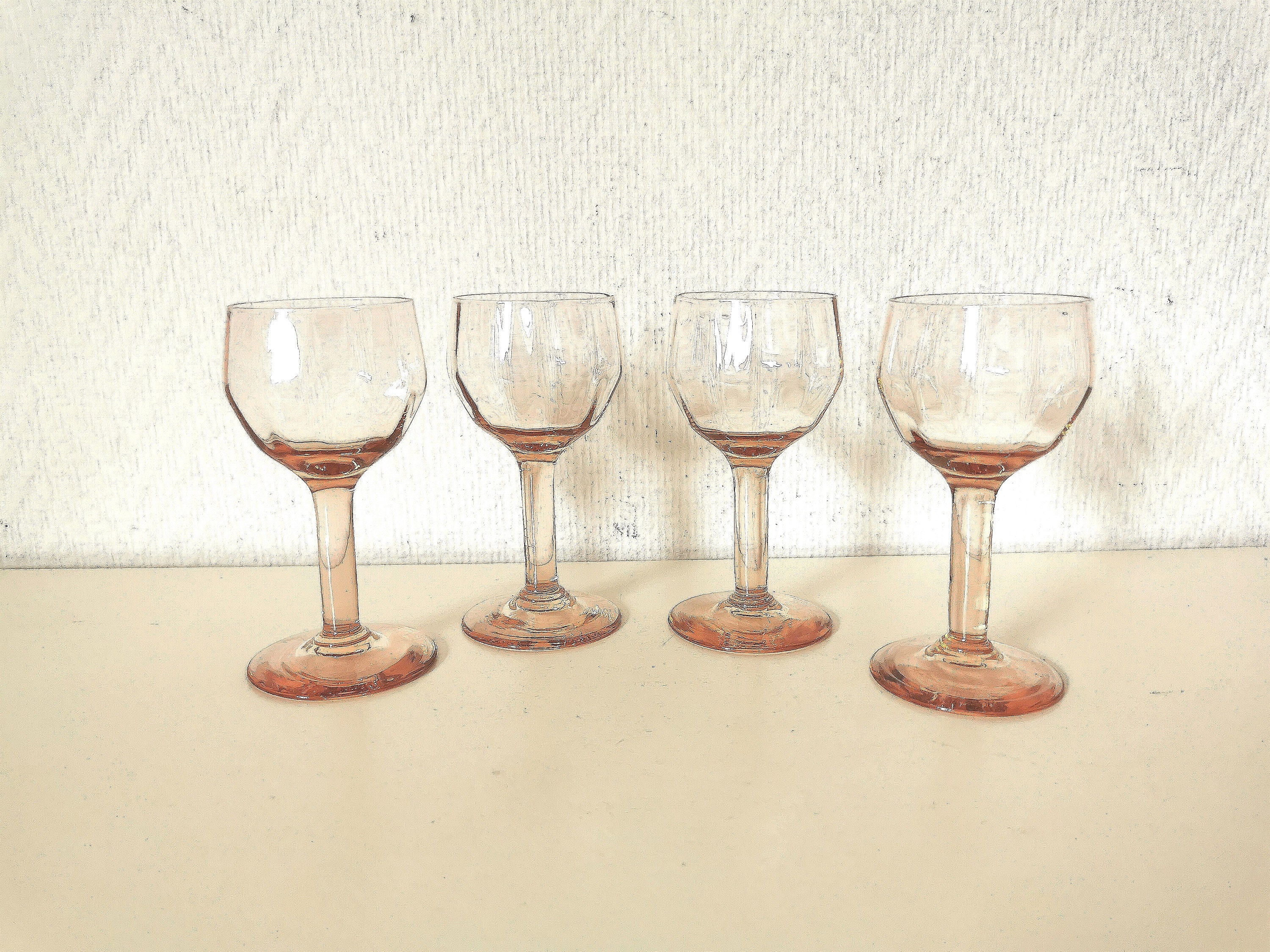 Ensemble de 4 Verres /À Vin Cuits/Digestifs /Verre Rose/Art Déco /Des Années 30 /Français Vintage