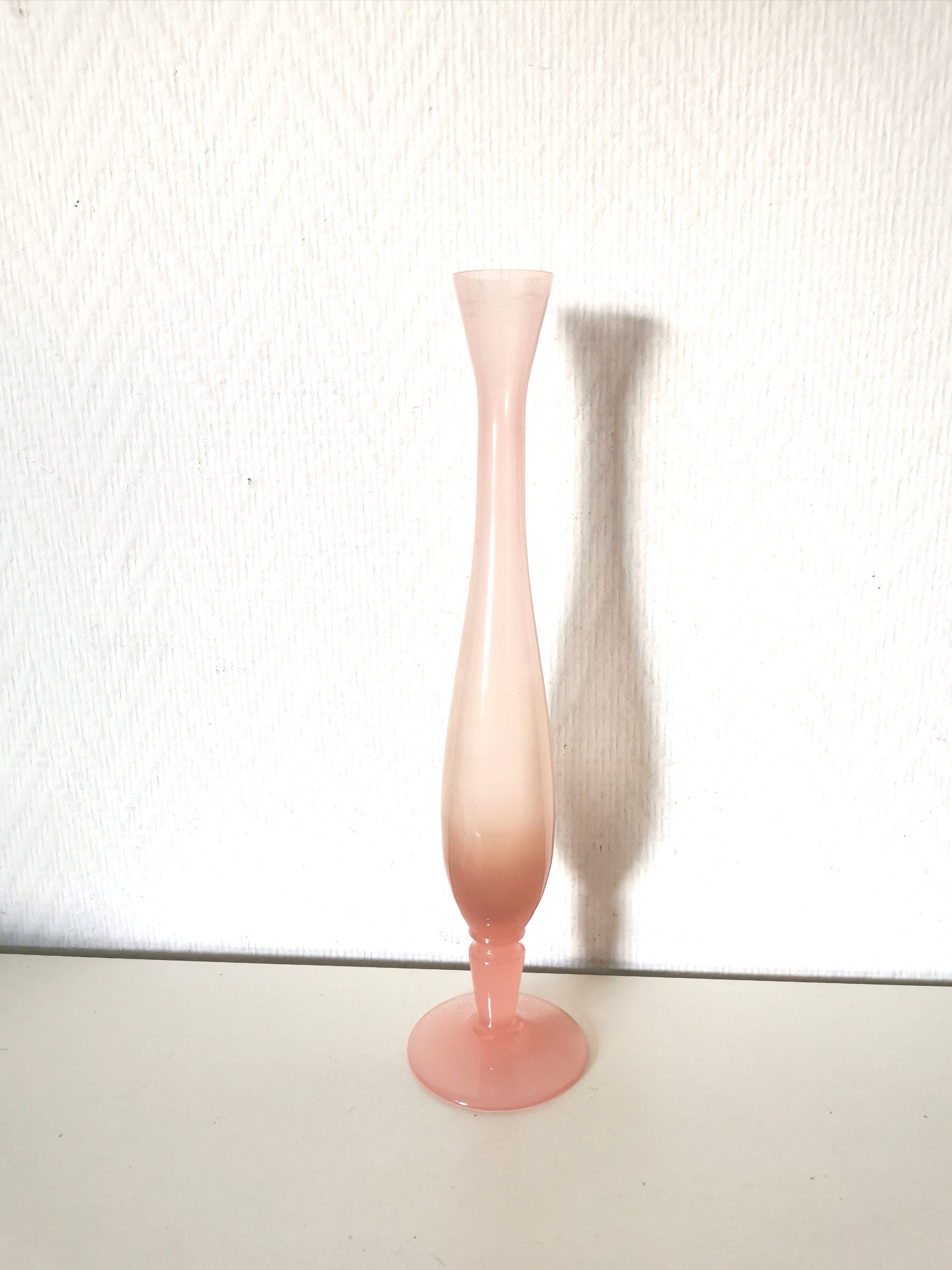 Vase/Art Floral/ Soliflore/En Opaline /Rose /Années 60/ Français Vintage