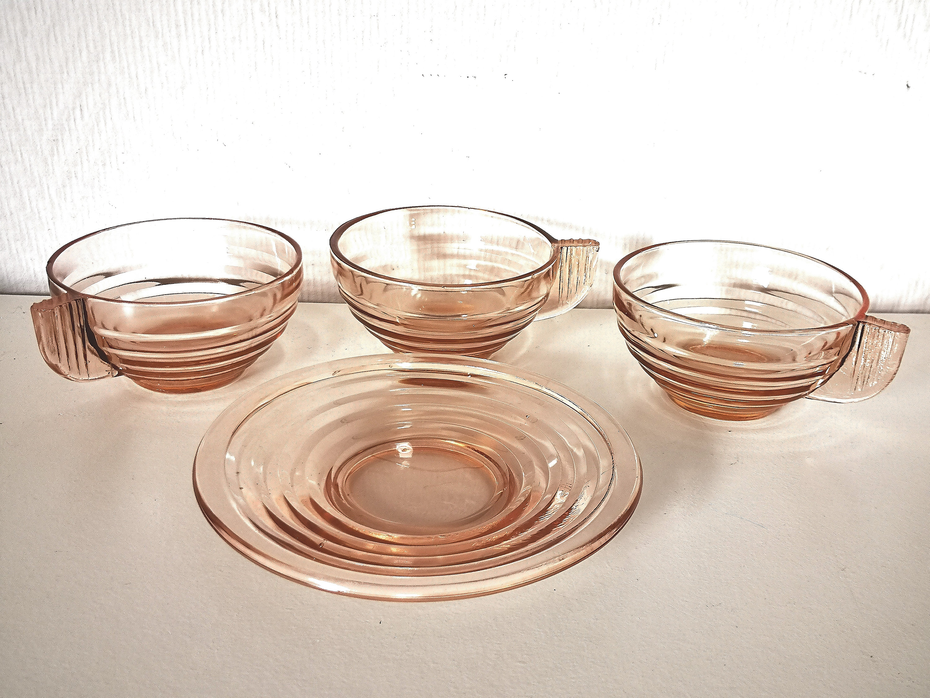 Ensemble de 3 Tasses à Café /Thé /En Verre Rose/Art Déco Français Vintage