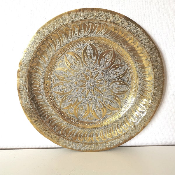 plateau/ de service /marocain /en laiton gravé / rond / grand/vintage