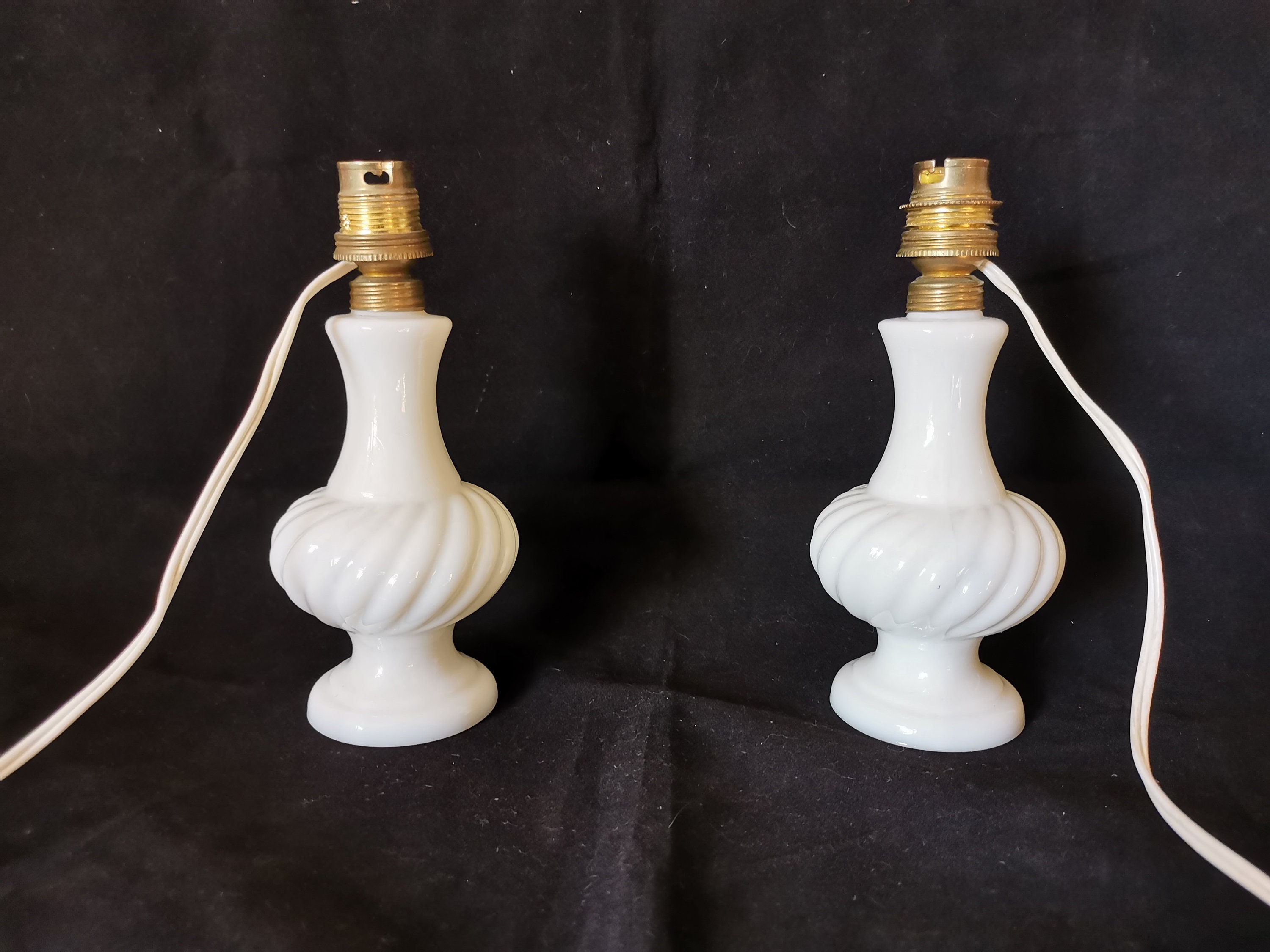 pair of lamps /bedside/opaline/white/40s/vintage French
