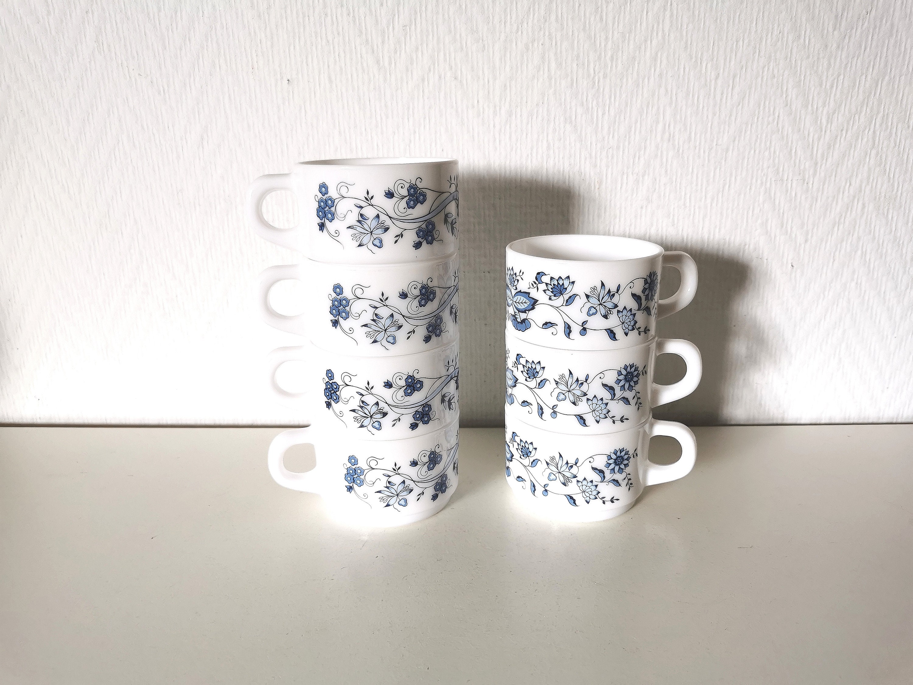 Arcopal/Fleur Bleu/Opaline Blanche /Service Café /Expresso/Vintage /Français Années 70