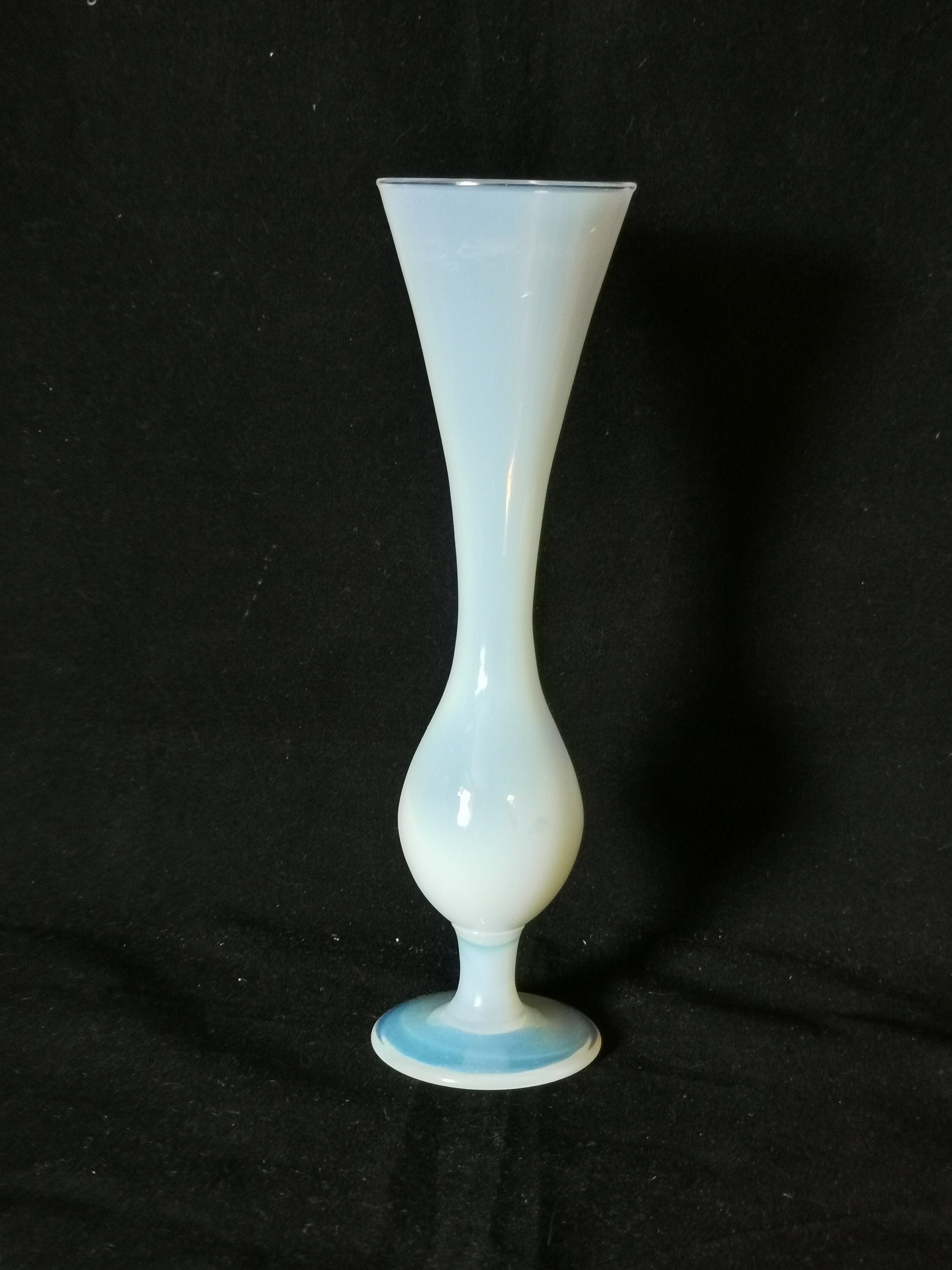 Soliflore en opaline ancien début XXème | Selency
