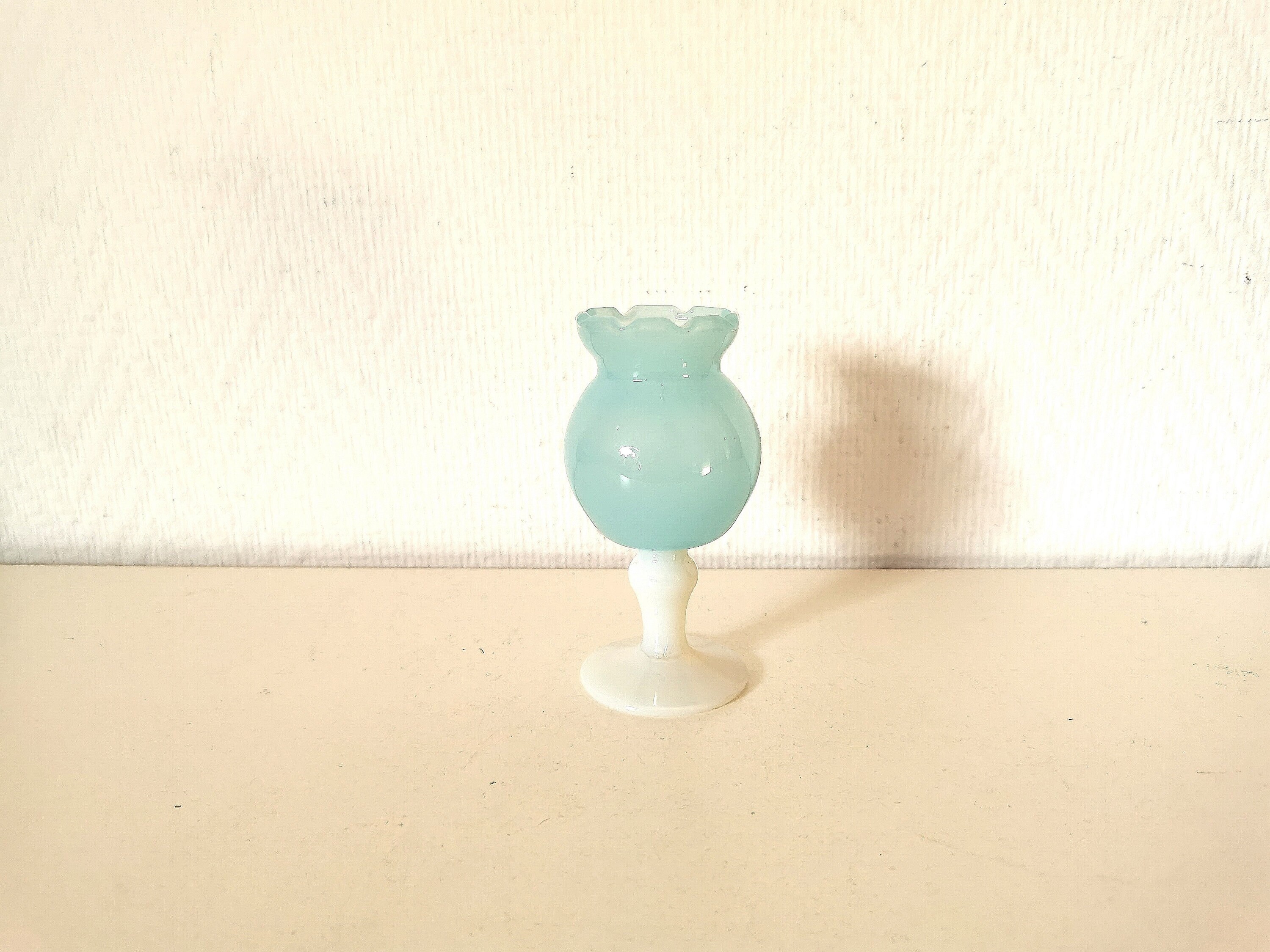 Vase/Soliflore/Art Florale/Verre Opaque/ Opaline Bleu/ Italien Vintage