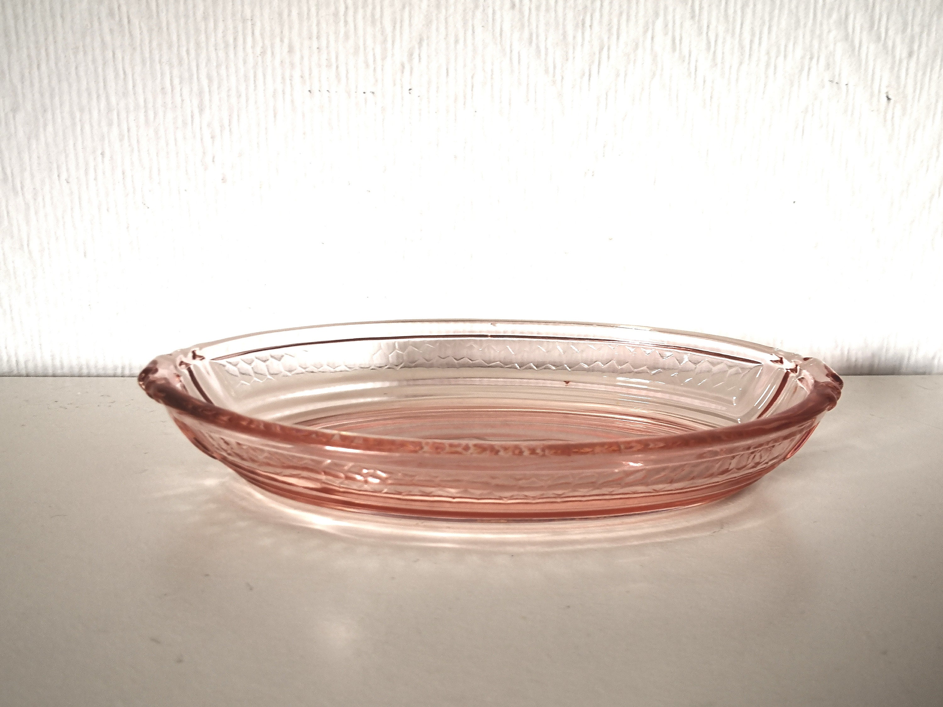 Plat /Beurrier/Ovale/ en Verre Rose /Compressé /Des Années 30/Français Vintage