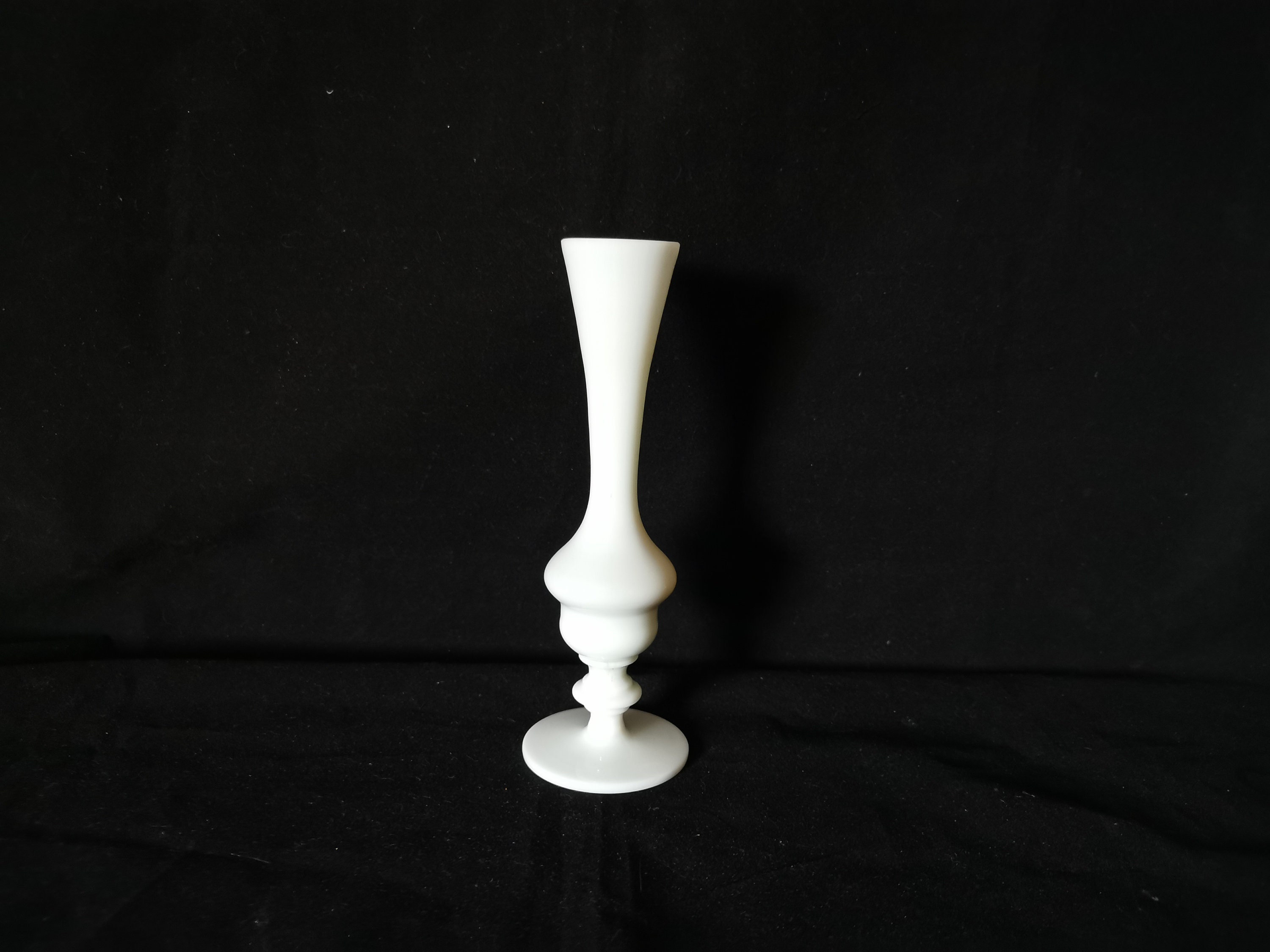 Vase/Soliflore /Opaline/ Verre Blanc/France Vintage Années 70