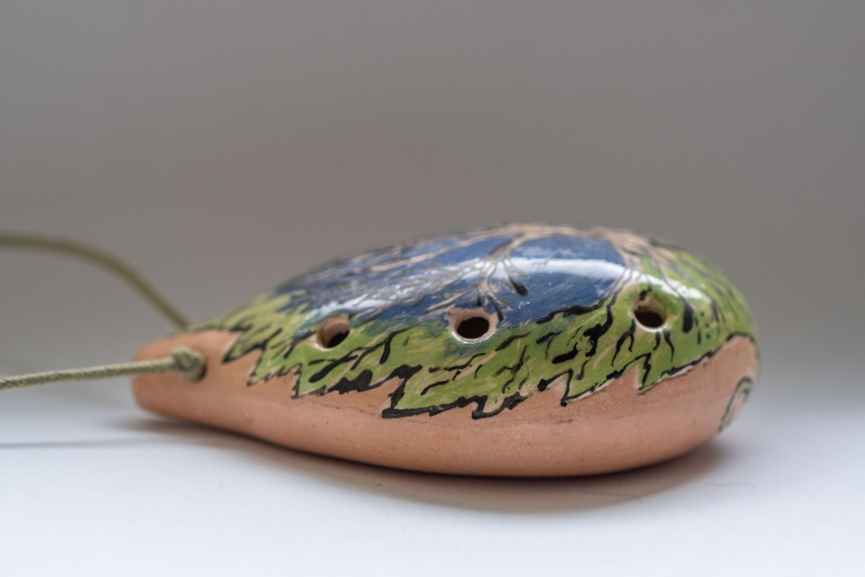 Ceramic ocarina Leaf and wood. Handmade clay flute with Etsy.de