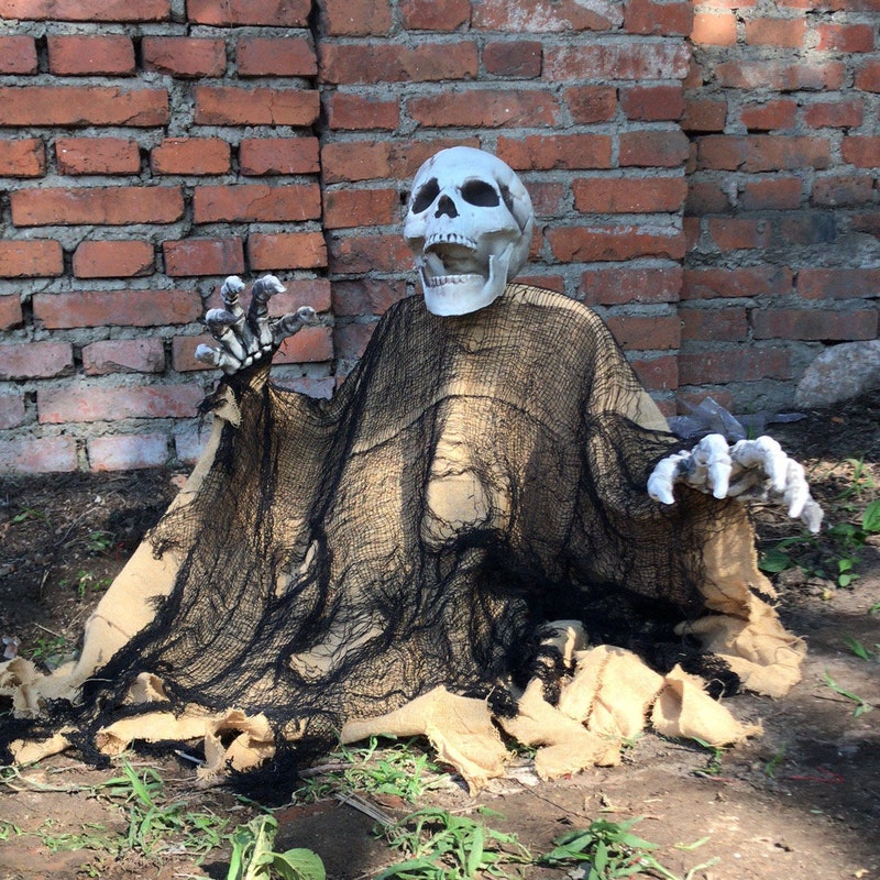 The "Night Creeper"  Life Size Outdoor Halloween Grave Yard Skeleton