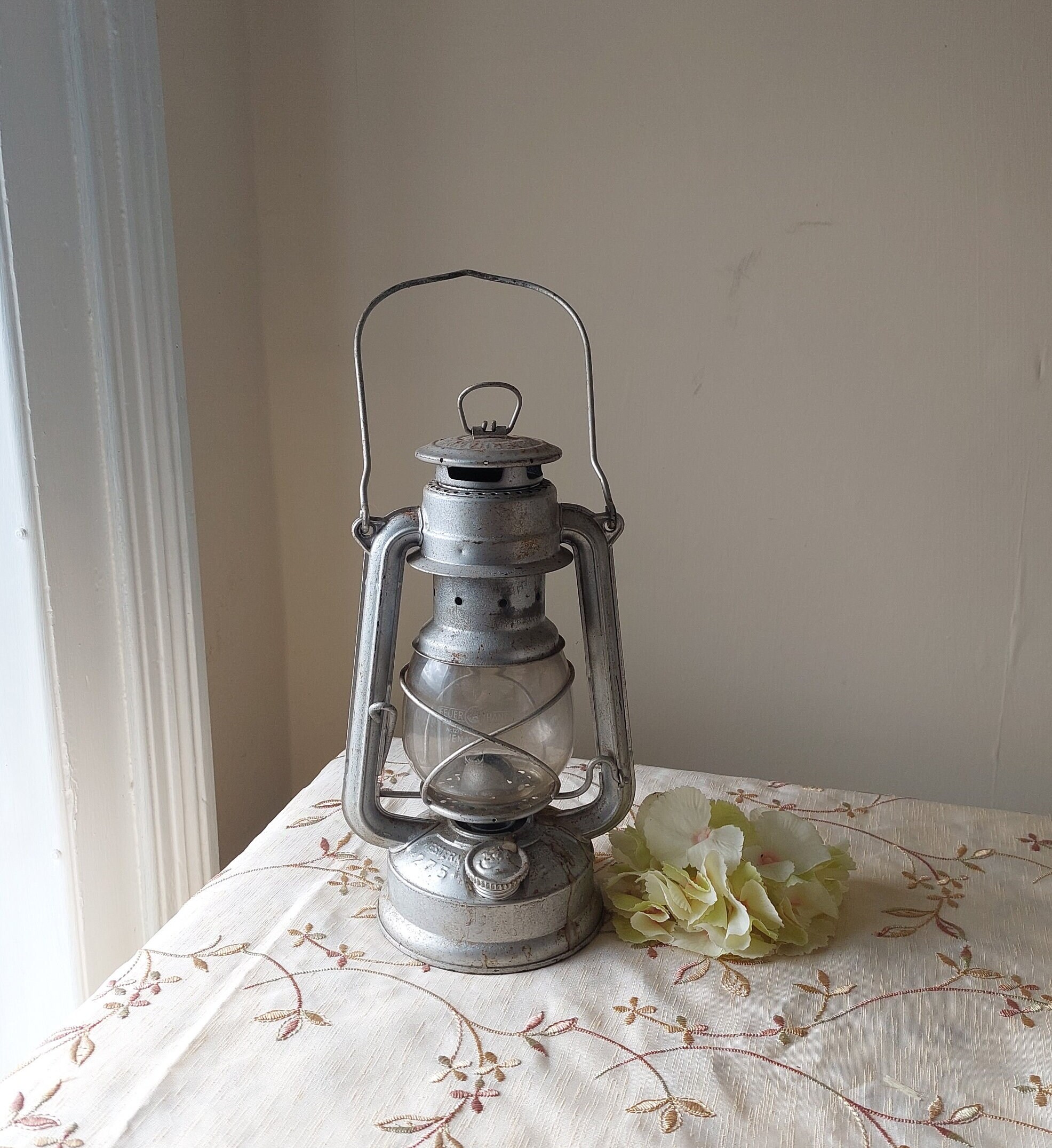 Lampe vintage lanterne marine ancienne – globe rouge - Décoration