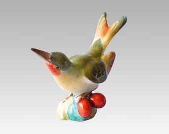 Handpainted green Herend porcelain bird figurine with berries, 3 1/2" (9 cm) high