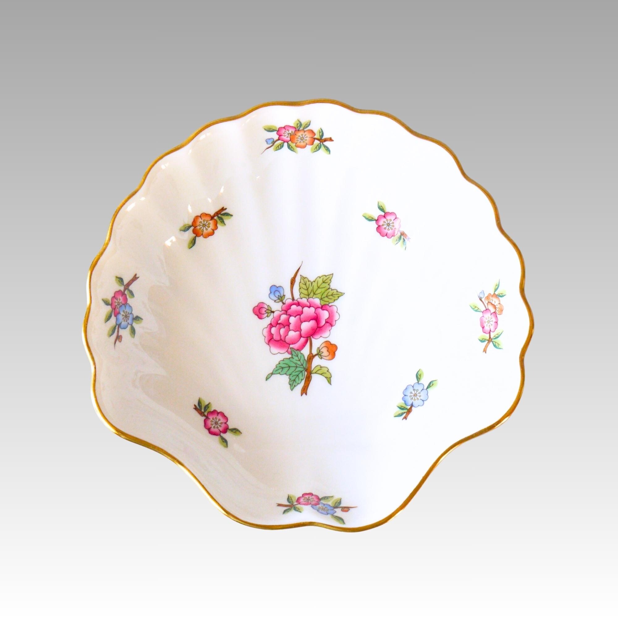 Eton, Shell shaped Herend porcelain bowl with Eton décor