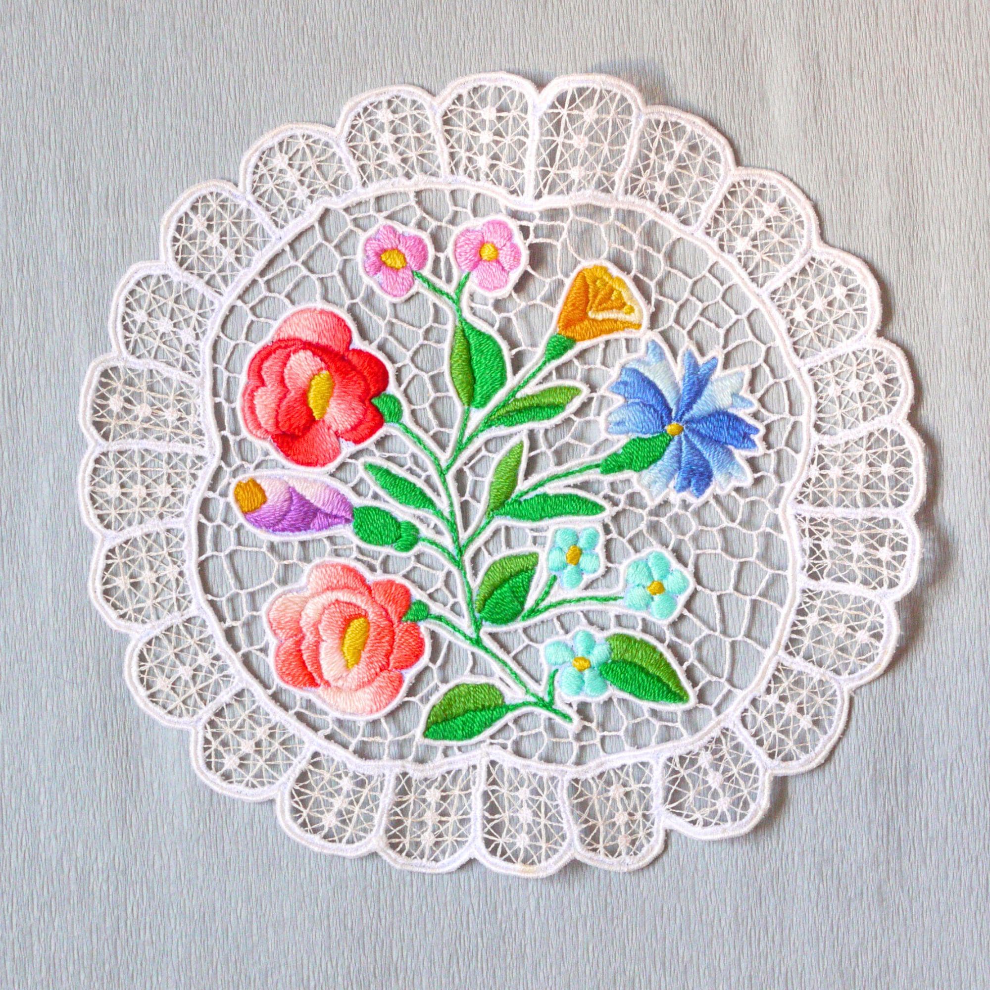 Chemin De Table Ovale Blanc – Broderie Richelieu Main – 40x130 Cm