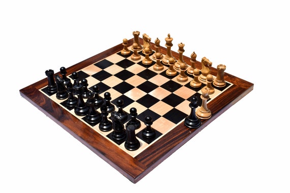 Queens Gambit Series Complete Chess Set Boxwood & Ebony 