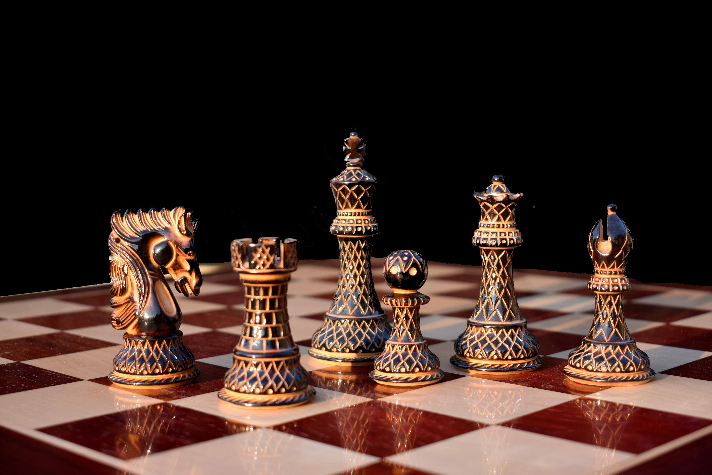 The Botvinnik Flohr Series Chess Pieces Boxwood & Ebony 4 King