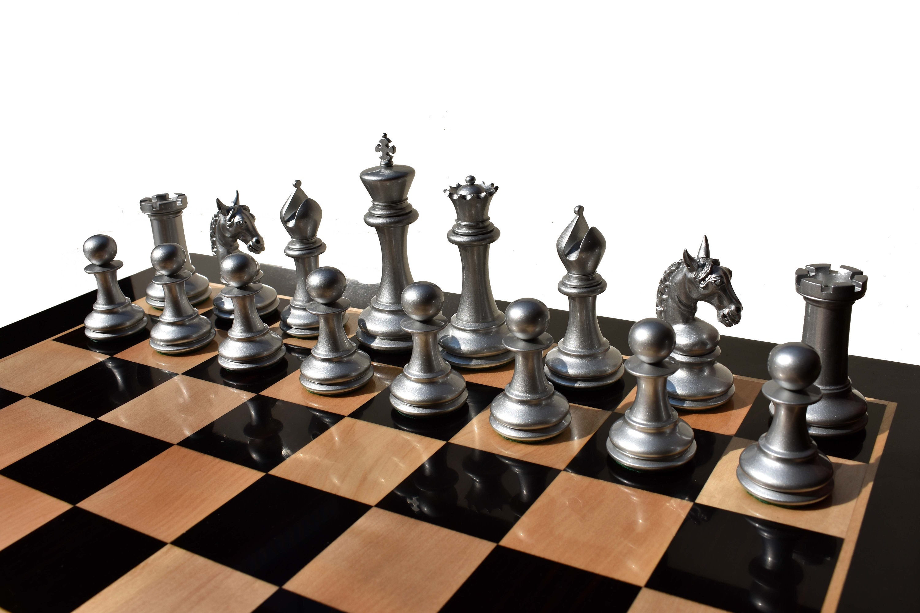 King's Crown Series Chess set , Boxwood & Ebony , 4.25 King with 2.25  Royal Castle chess board