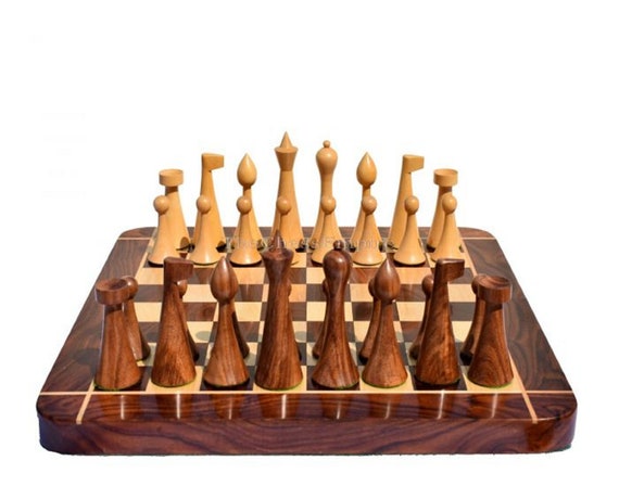 Vintage Chess Pieces Full Set Tan And Red King And Queen Chess -   Portugal