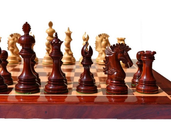 Parker Staunton Chess Set in Burnt Boxwood & Boxwood - 3.75 King