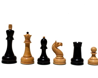 ルイ 14 世をテーマにした大型チェス セット - アンティークな