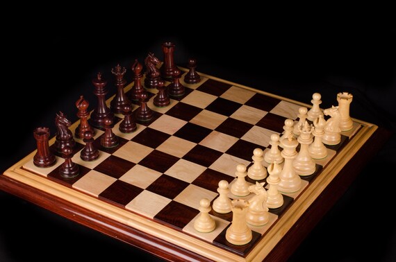 The Kings Crown Series Exclusive Chess Pieces Boxwood