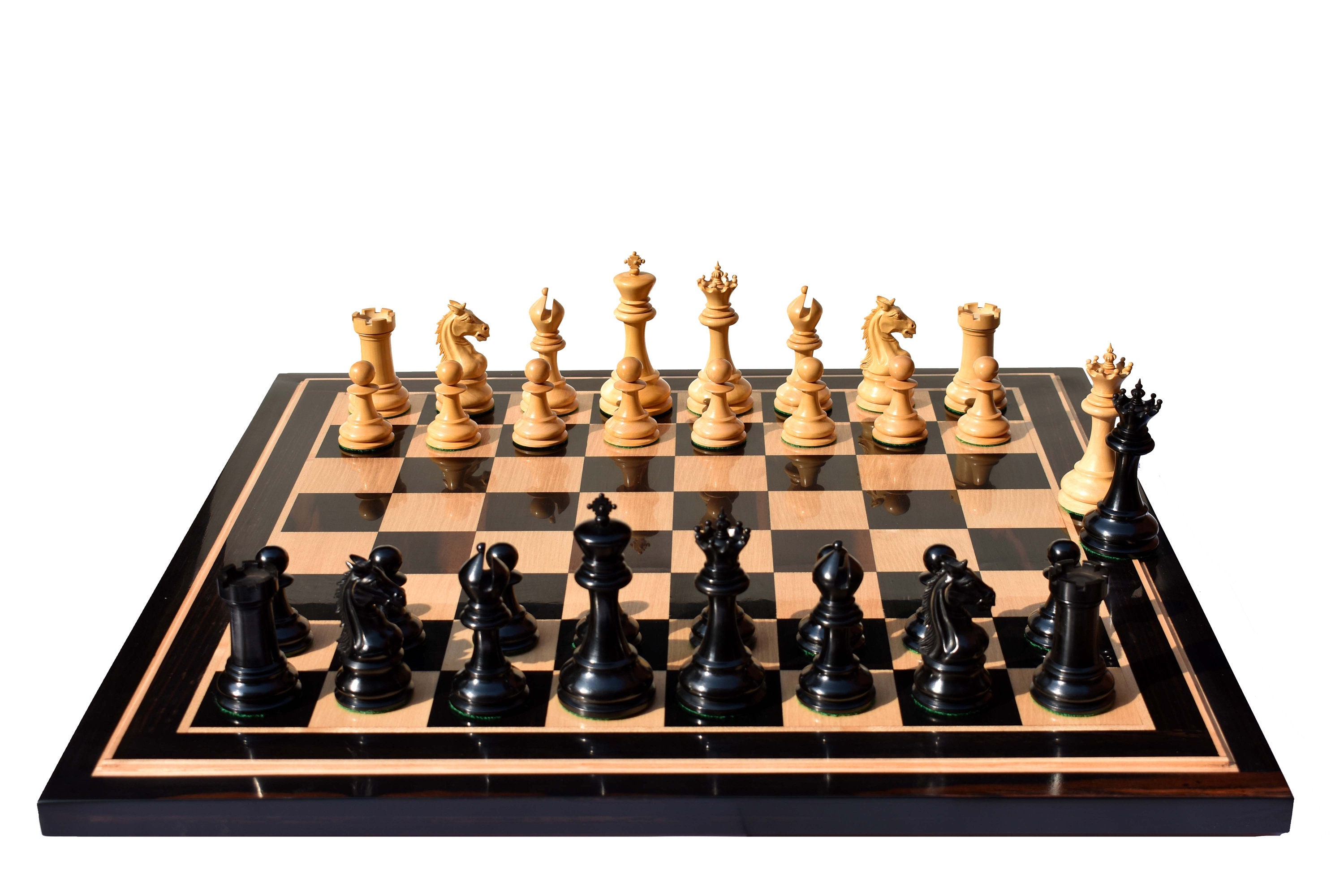 King's Crown Series Chess set , Boxwood & Ebony , 4.25 King with 2.25  Royal Castle chess board