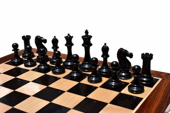 Queens Gambit Series Complete Chess Set Boxwood & Ebony 