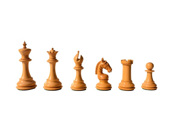 The sheffield Series chess pieces Boxwood & Padauk 4.4 King