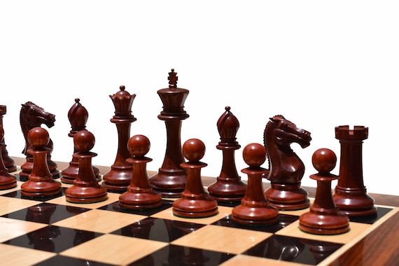 Queens Gambit Series Complete Chess Set Boxwood & Ebony 