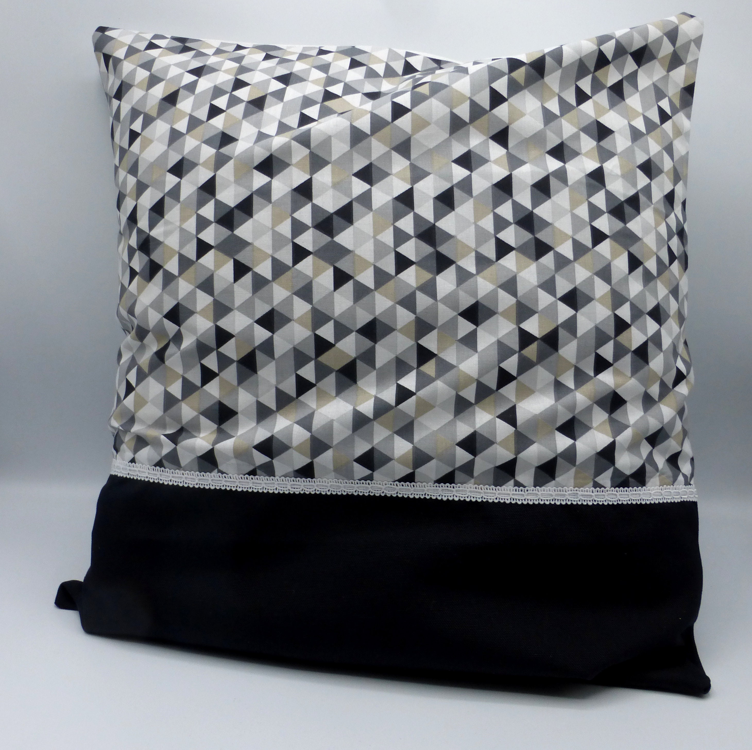 Housse de Coussin Noir et Blanc Graphique Triangles Coton