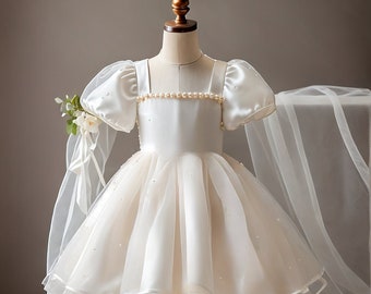 Bezauberndes Puffärmel Tüll Blumenmädchen Kleid | Kundengerechtes Kommunion-Kleid mit Perlen