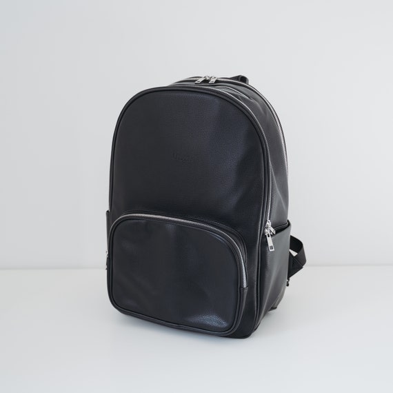black backpacks with laptop compartment