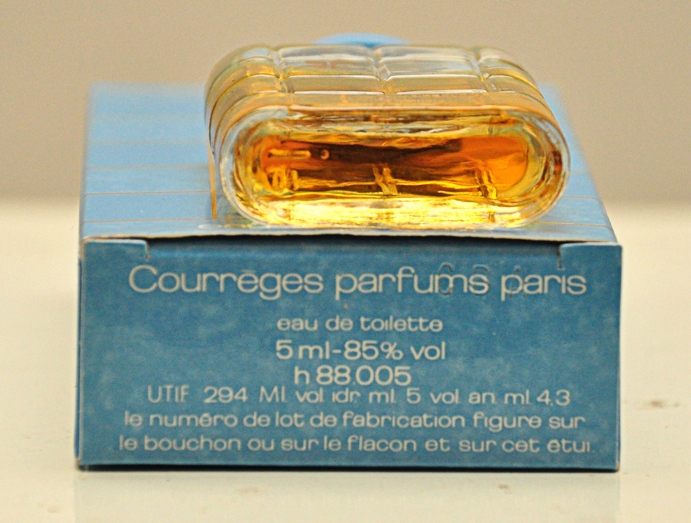 Soft Circle Courreges