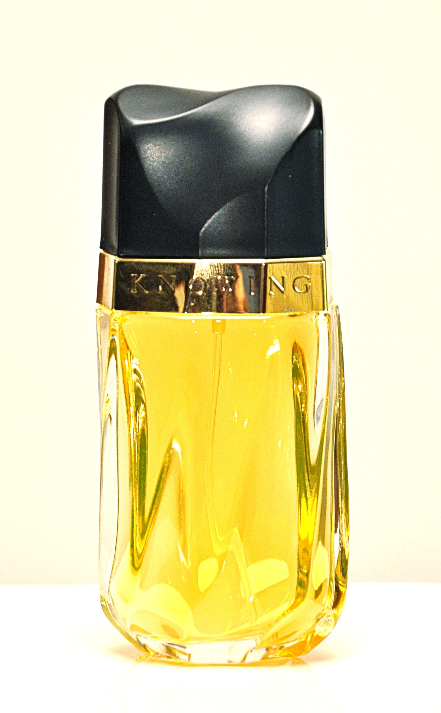 KNOWING Eau de Parfum 75ml 未開封 Estée Lauder Knowing Eau De Parfum 75ml 2.5 Fl. Oz. Natural Spray