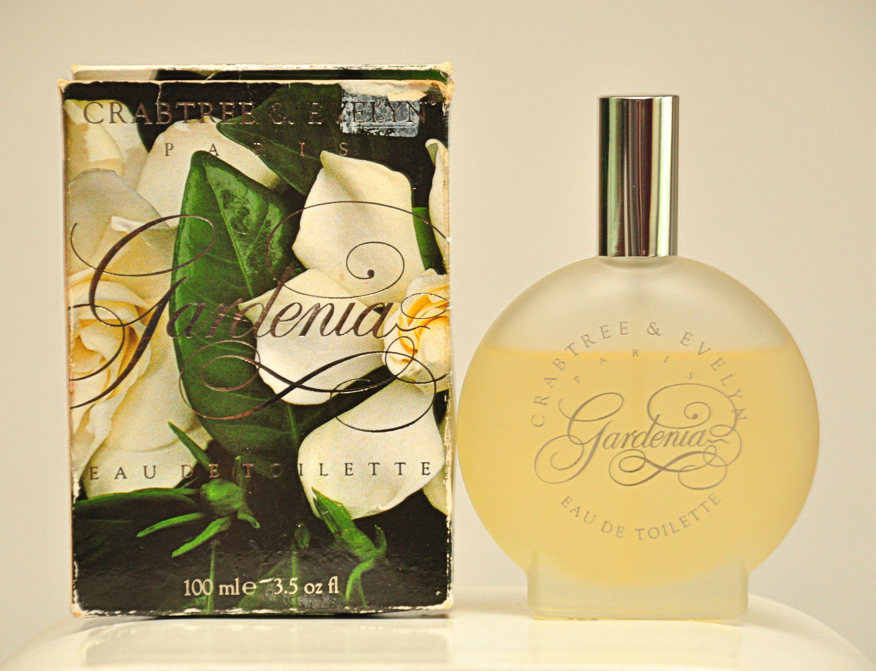 CRABTREE & EVELYN。 GARDENIA 。 キャンドル。 2個。