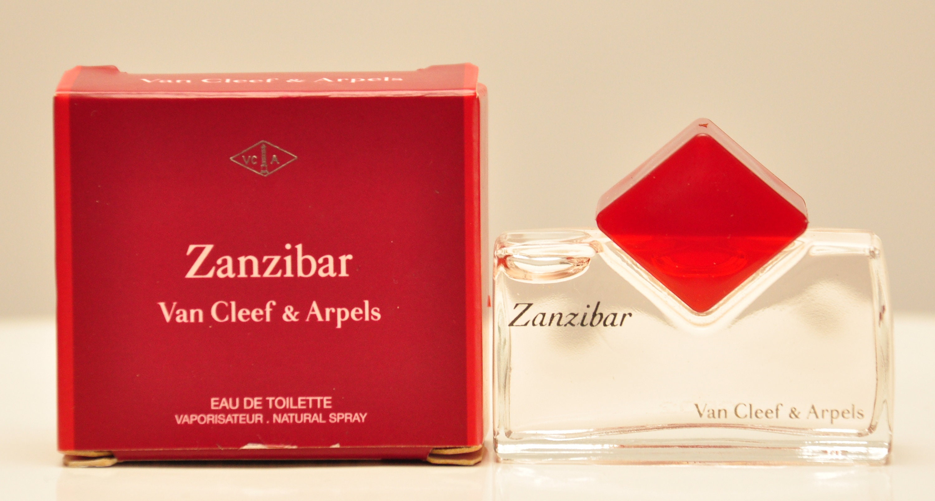 Lazuli Eau de Parfum 100ml ボックス付き Lazuli Eau de Parfum 100ml ボックス付き