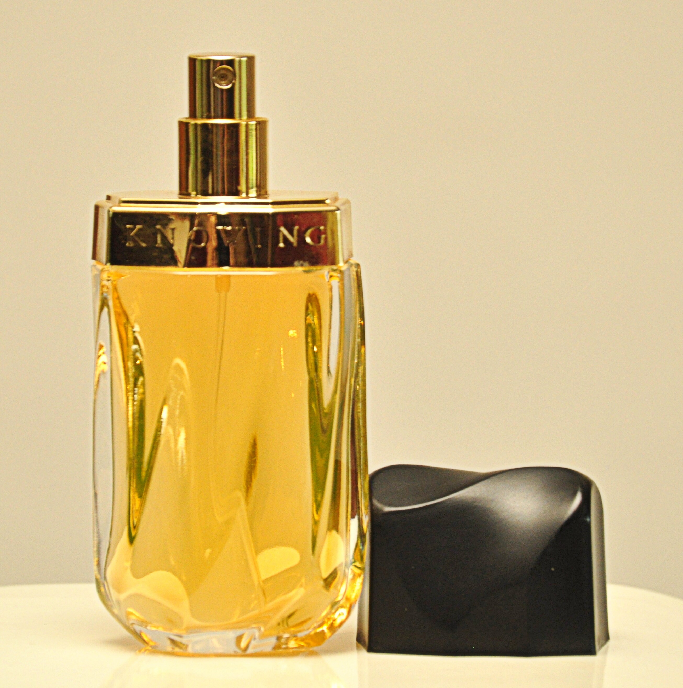 Estée Lauder Knowing Eau De Parfum 75ml 2.5 Fl. Oz. Natural Spray