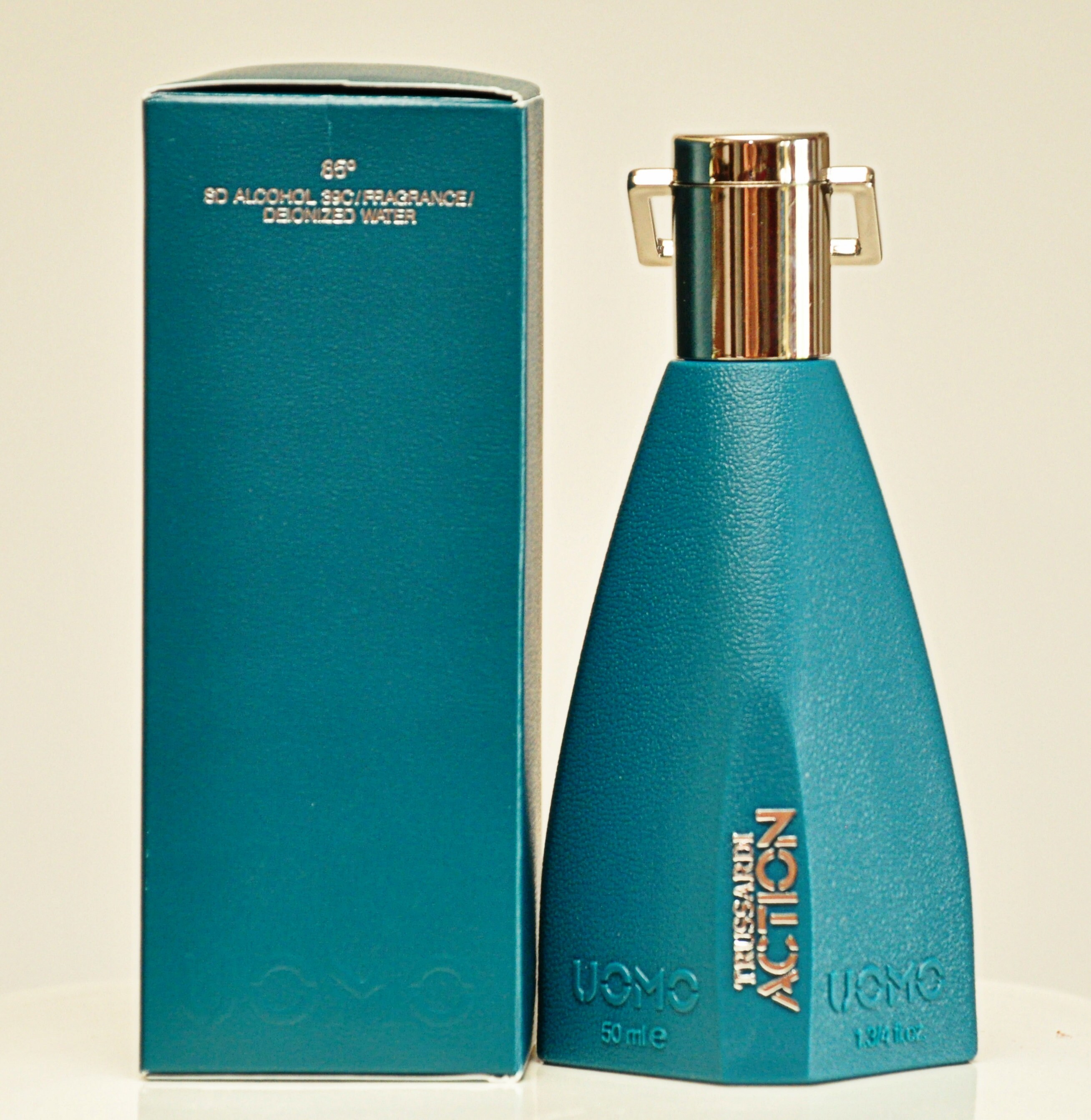 Trussardi ACTION SPORT EDT 100ml　廃盤香水 TRUSSARDI ACTION SPORT EAU DE SPORT NATURAL SPRAY 100 ML/3.3