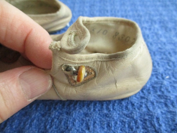 1930's leather Mary Jane toddler shoes, button st… - image 7