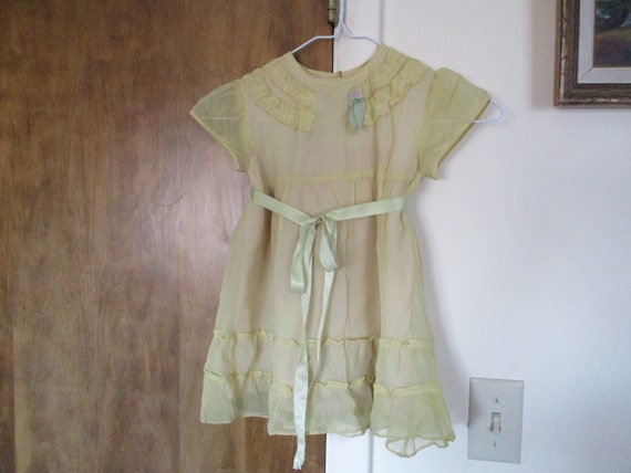1930's yellow child's dress with green ribbon, fu… - image 2