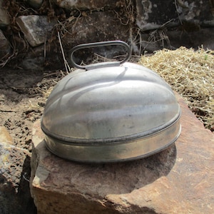 Antique tin pudding mold, ribbed melon or bombe shape, for steamed pudding