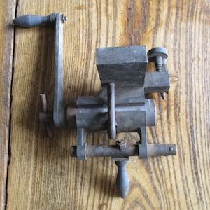 1940&#39;s Turning Lathe Tool Johnson Engineering Co, Ferguson Mo, pat # 2281307