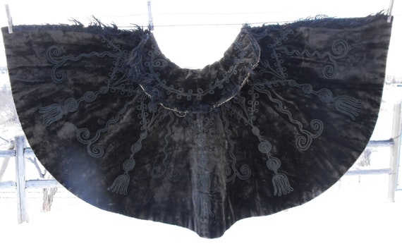 Victorian cape, black embroidered velvet, original