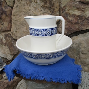 旧東ドイツ製　テューリンゲンの森　青い陶器のボウル（大）　ビンテージ？ Antique Blue Bowl and Pitcher Set - Etsy