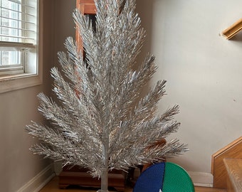 Vintage Evergleam 4’ Stainless Aluminum Christmas Tree with Wooden Pole, Tripod | Penetry Motorized Color Wheel and Original Boxes