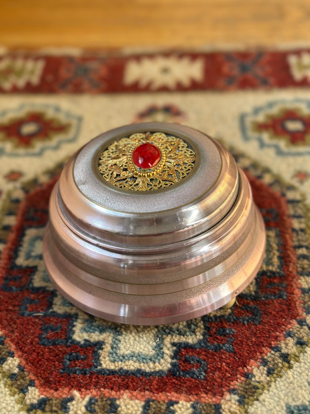 Powder Music Box Vintage Powder Puff Music Box – Beehive Style, Working Condition, Waltz ...